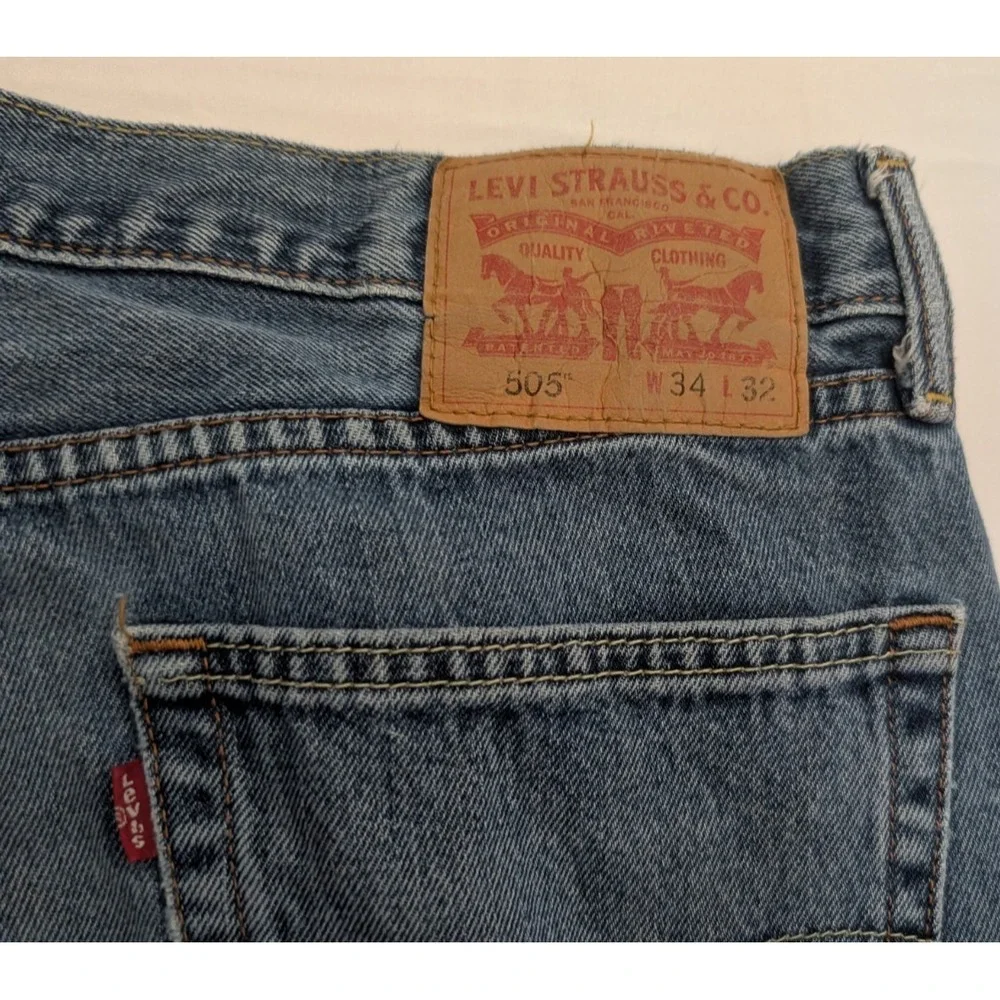 Levi's 505 Regular Fit Jeans Mens 34x32 Medium Wash Blue Denim Classic